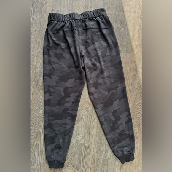 Lululemon Scuba High Rise Joggers - Picture 3 of 3